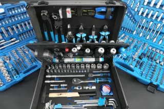 Professional tool set with hand tools and sockets